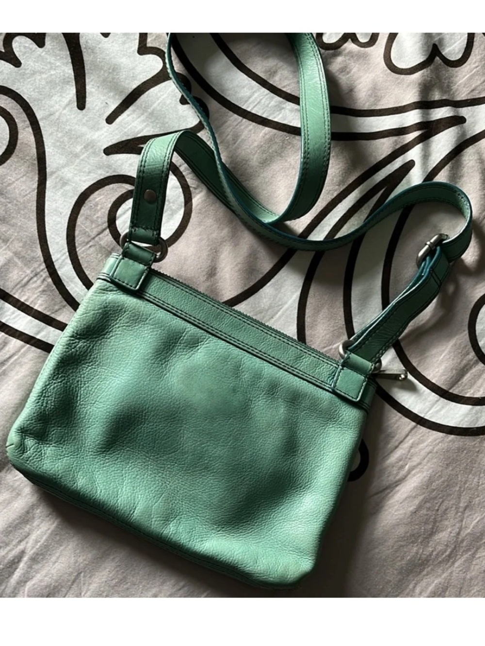 Fossil Seafoam Aqua Cowhide Leather Crossbody Shoulder Bag Purse Twist Lock - Picture 3 of 16